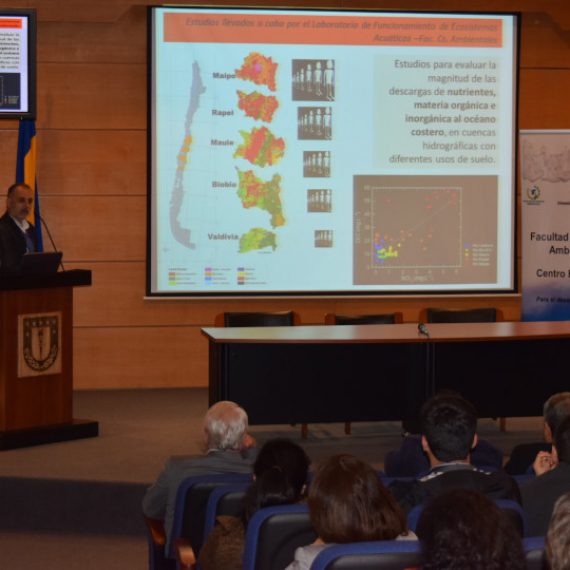 CRHIAM co-organizó seminario sobre carretera hídrica
