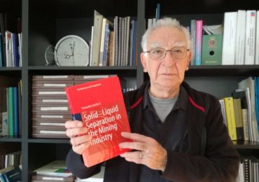 Exitoso desempeño de libro editado por director de CRHIAM