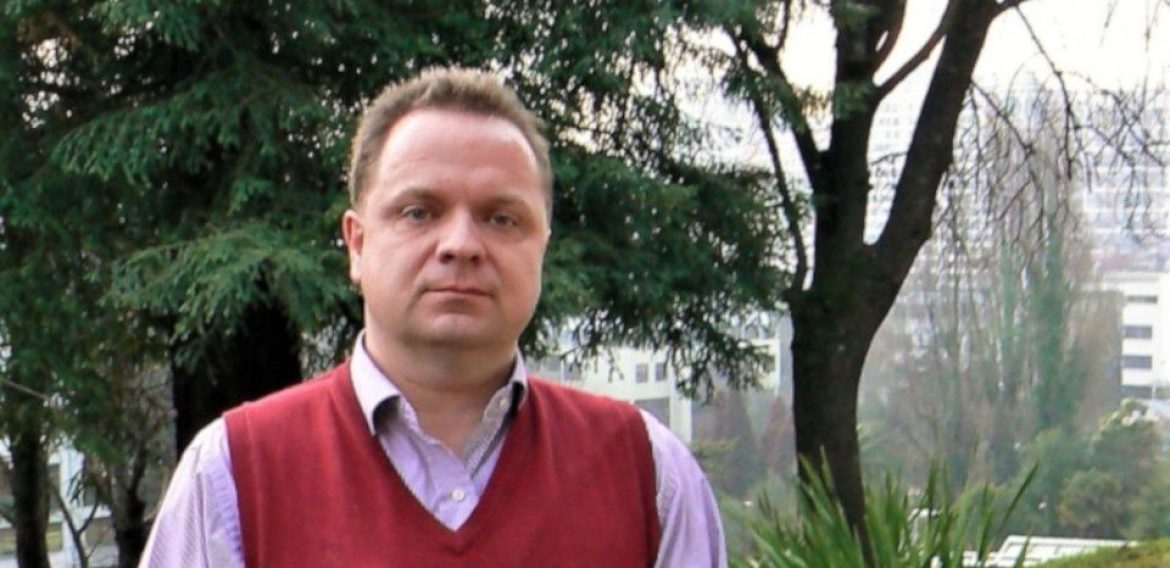 Investigador asociado al CRHIAM integra Comité Editorial de revista indexada en WoS