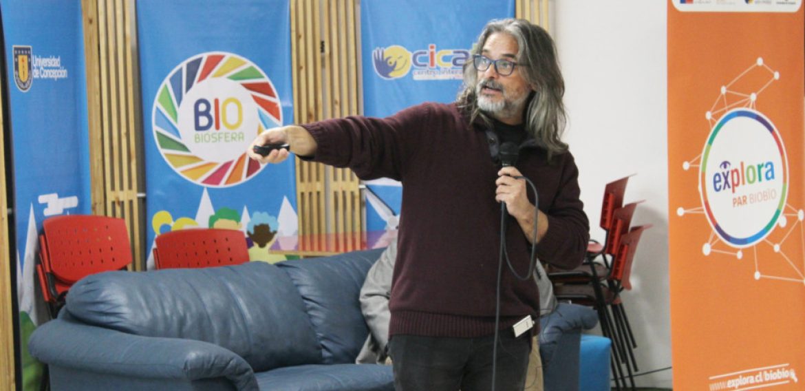 Investigador de CRHIAM participó en exitoso Café Científico