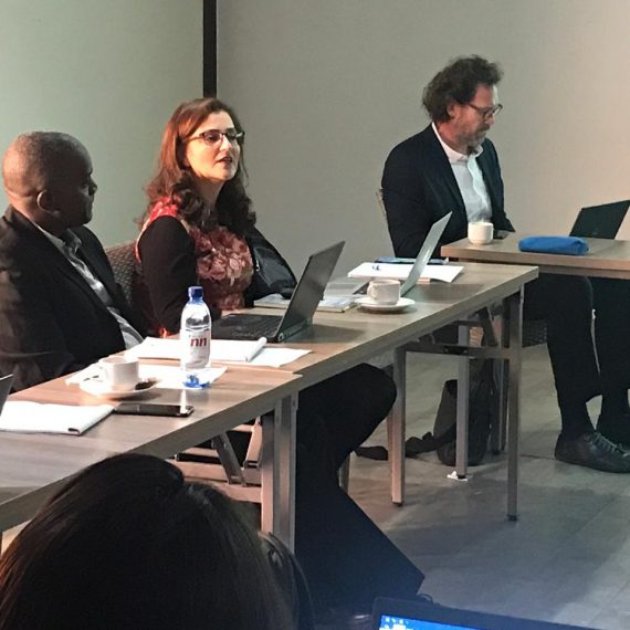 Investigadora asociada participó en conferencias en Sudáfrica y Washington DC