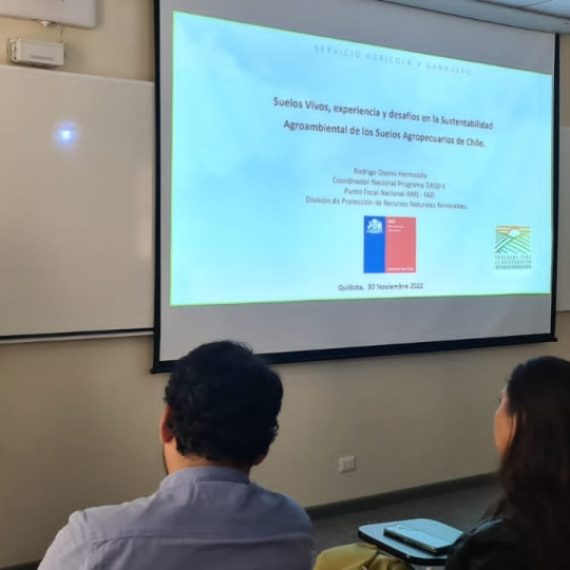Seminario sobre suelos destacó la urgencia de contar con investigación que aporte a su estudio y gestión sostenible