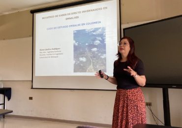 Jefa de la Escuela Ambiental de la U. de Antoquia realizó ponencias sobre microcontaminantes y tratamiento de aguas residuales